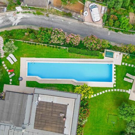 Villa Piscina Panoramica - La Casa Volante Soiano Del Lago Esterno foto
