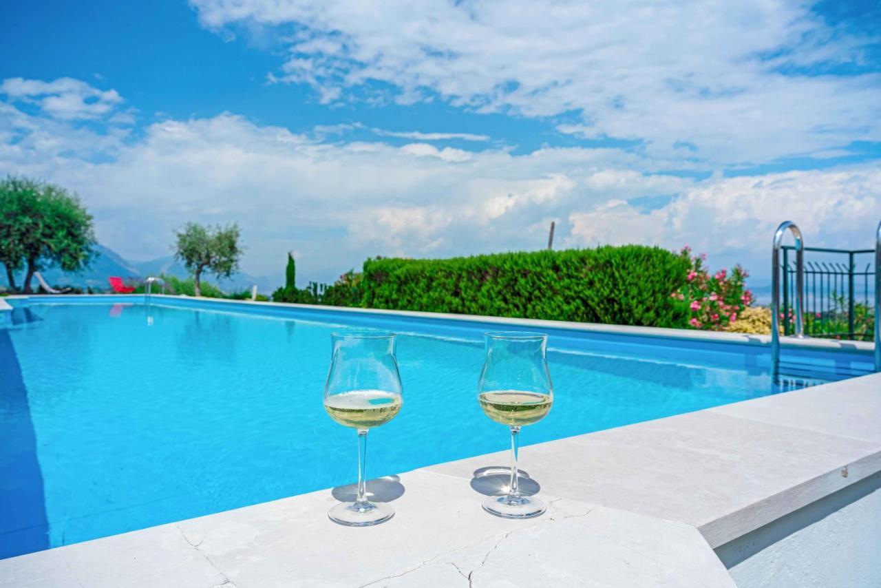 Villa Piscina Panoramica - La Casa Volante Soiano Del Lago Esterno foto