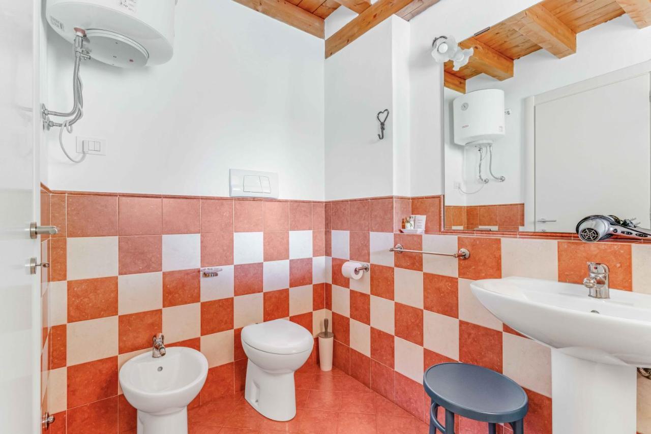 Villa Piscina Panoramica - La Casa Volante Soiano Del Lago Esterno foto