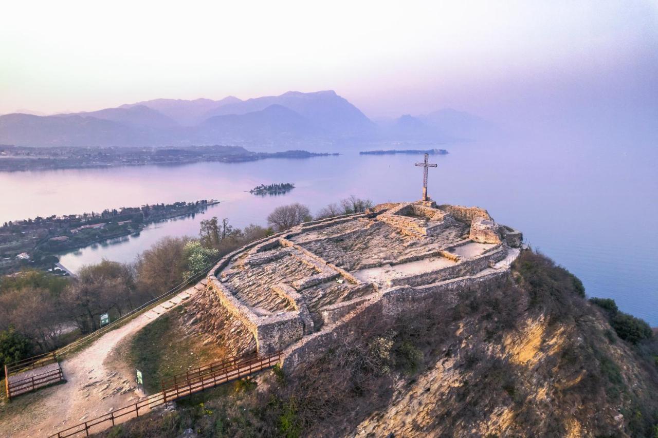 Villa Piscina Panoramica - La Casa Volante Soiano Del Lago Esterno foto